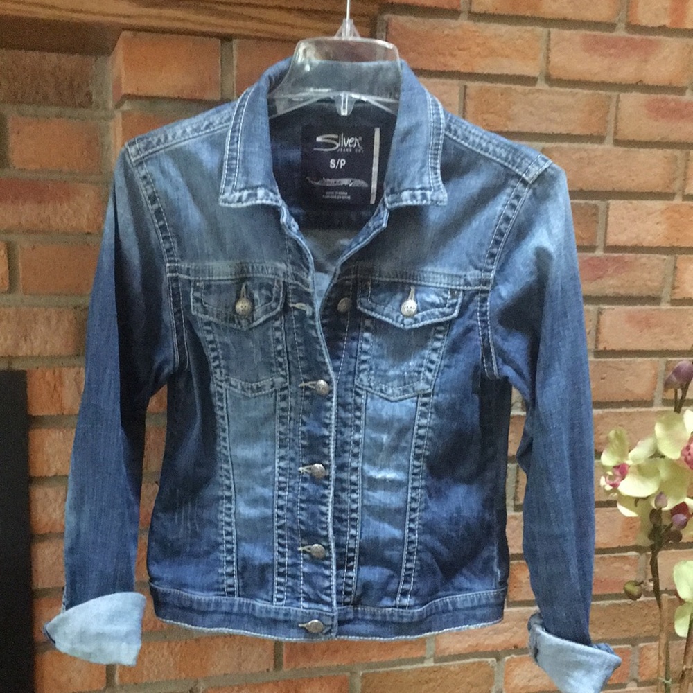 Silver Jeans Fitted Denim Trucker Jacket Gently Distressed Stretch Denim Small